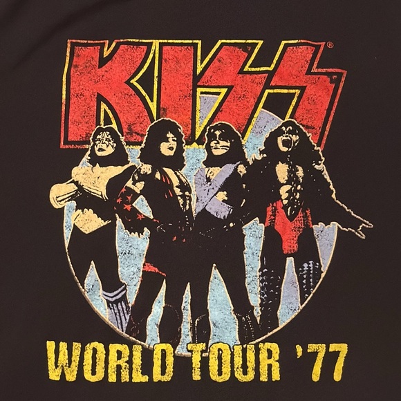 KISS 💋 T-shirt: vintage black band shirt. Used/good quality. World tour 77 👀🎸 - Picture 3 of 4